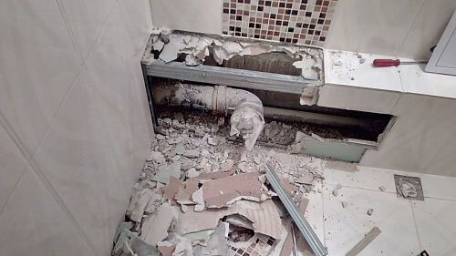 Spaţiul ăn care urmează să fie instalat WC suspendat
